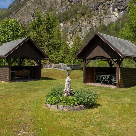 Metoja Apartment Soča Екстериор снимка