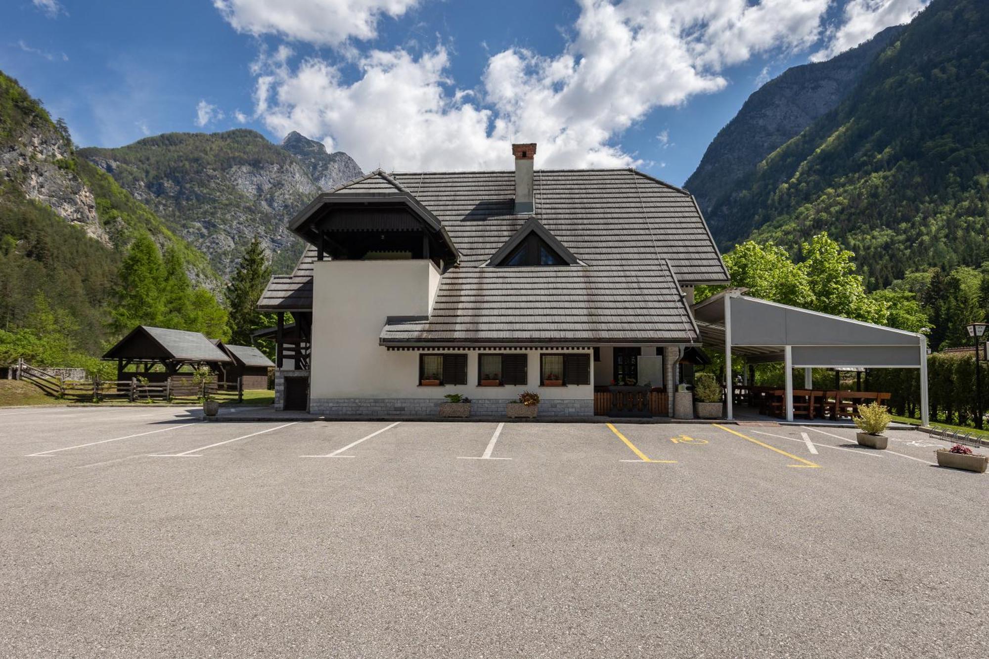 Metoja Apartment Soča Екстериор снимка